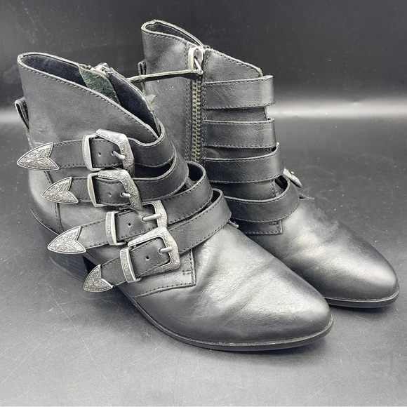 Steve Madden BILLEY 5.5 Bootie Boot Black Silver Buckles Block Heel Leather - Picture 2 of 9